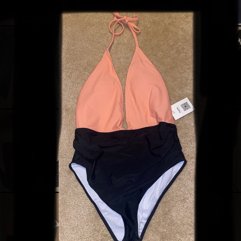 Women’s medium one piece bathing suit